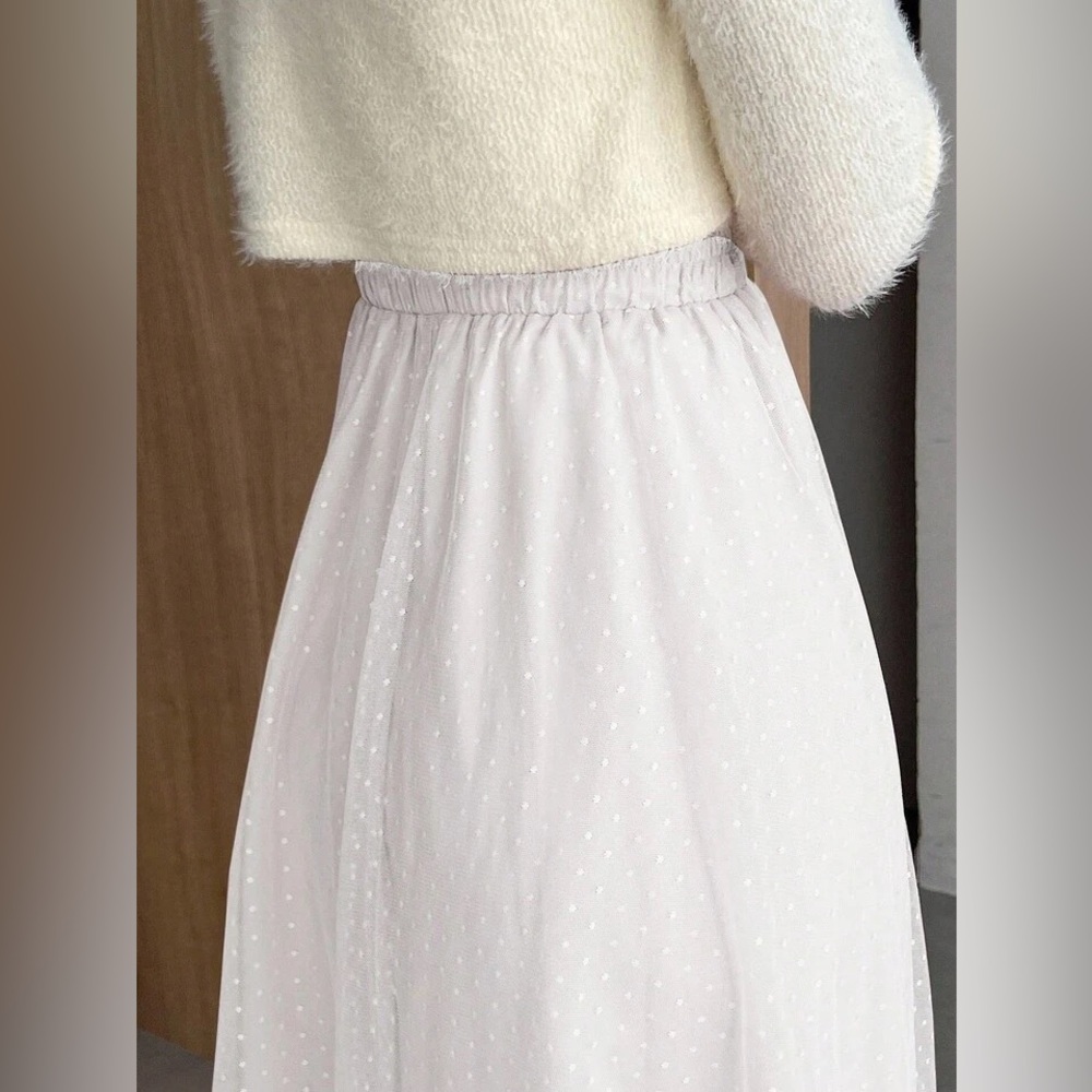 Elegant White Mesh Midi Skirt - Picture 4 of 6